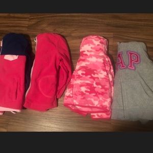 Bundle of 4 zip up sweate hoodies 3T